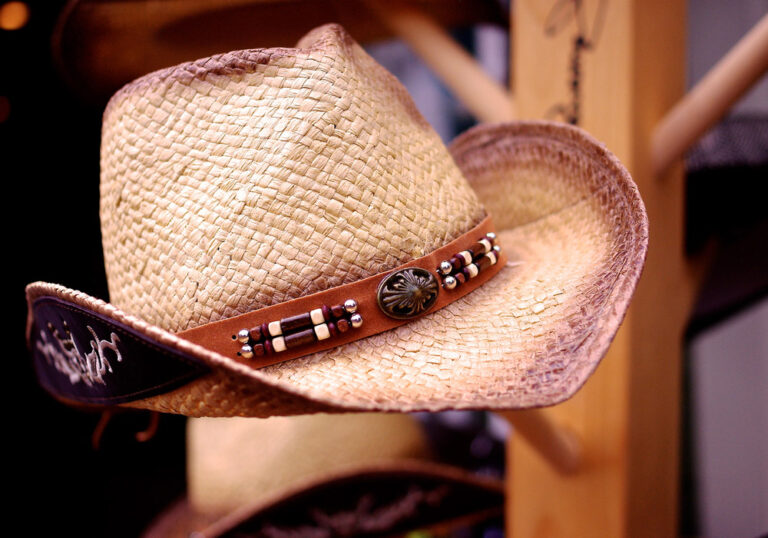 How to Wear a Cowboy Hat Correctly (Guys & Girls) • Horsezz