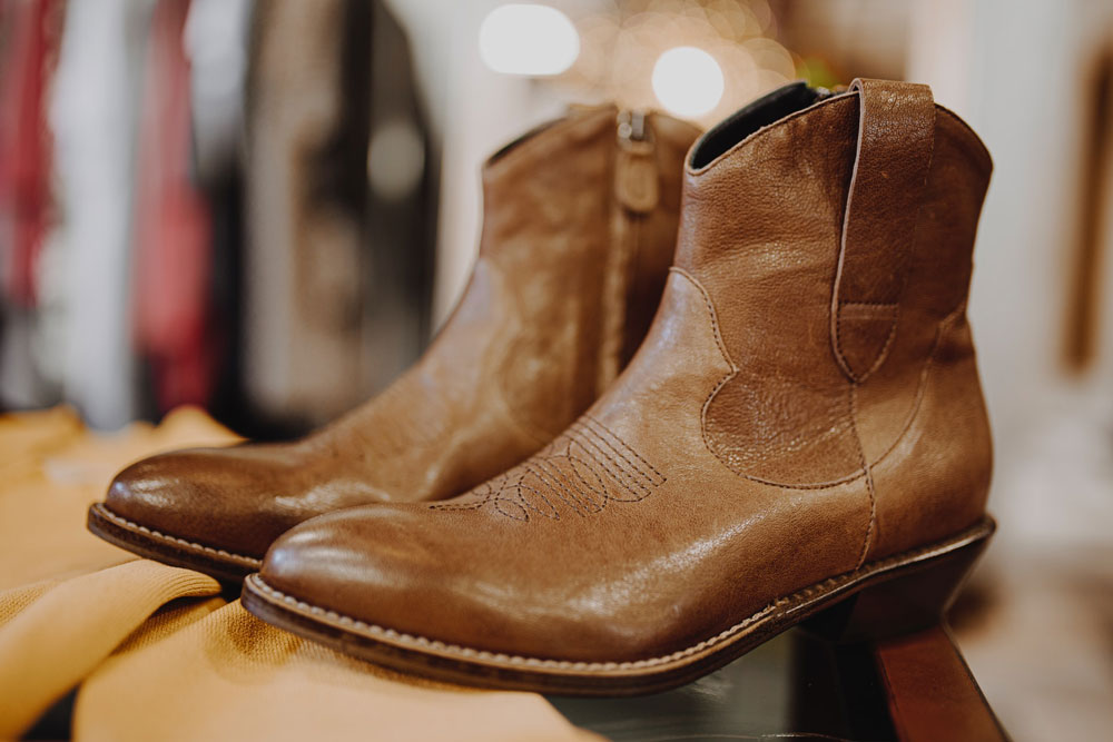 brown short calf cowboy boots